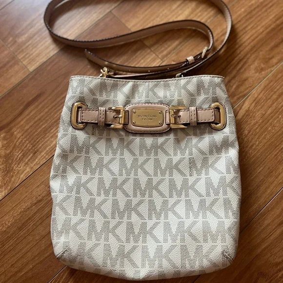 Michael Kors Travel Large Messenger Crossbody Bag Light Cream Multi - Picture 5 of 5